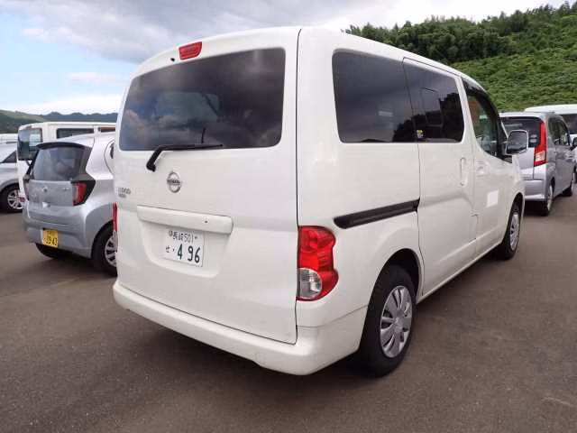 NISSAN NV200