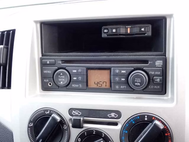NISSAN NV200