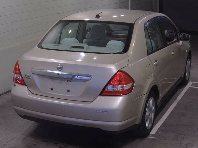 NISSAN TIIDA LATIO