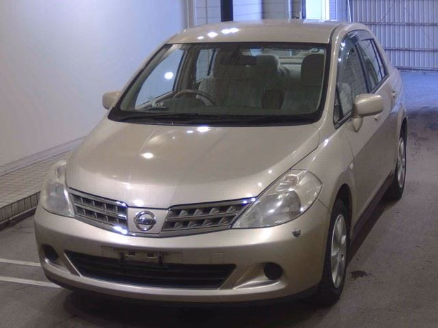 NISSAN TIIDA LATIO
