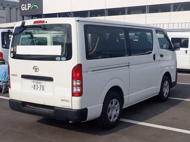 TOYOTA REGIUS ACE