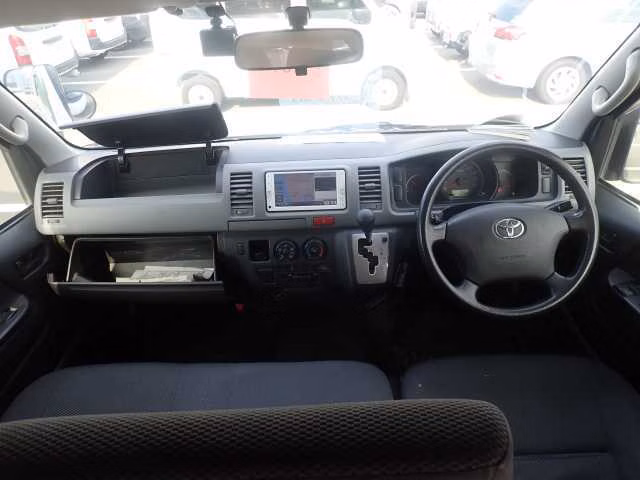 TOYOTA REGIUS ACE