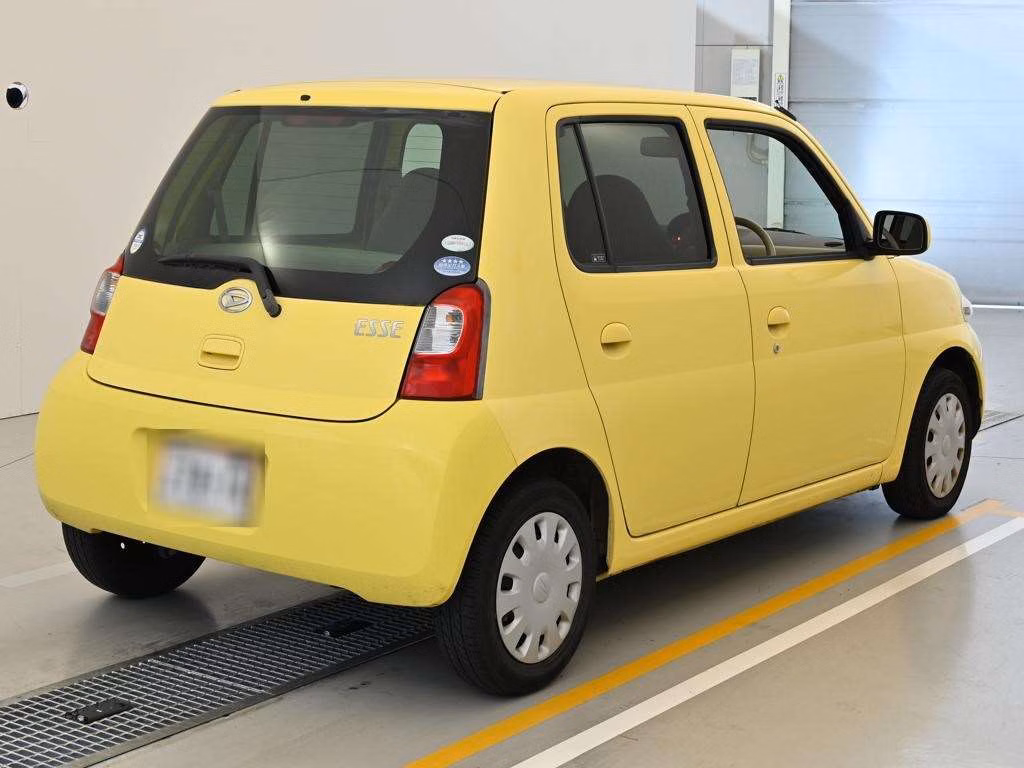 DAIHATSU ESSE