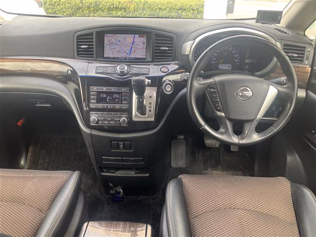 NISSAN ELGRAND