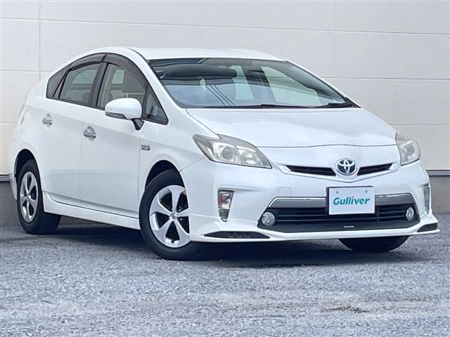 TOYOTA PRIUS PHV