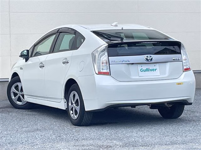 TOYOTA PRIUS PHV