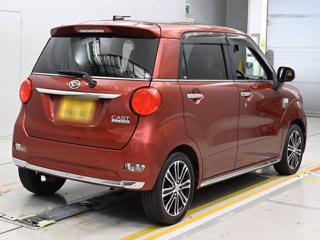 DAIHATSU CAST