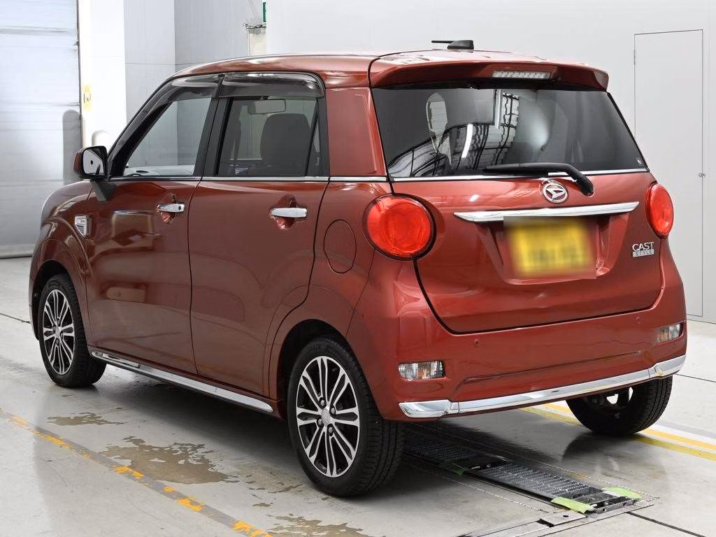 DAIHATSU CAST