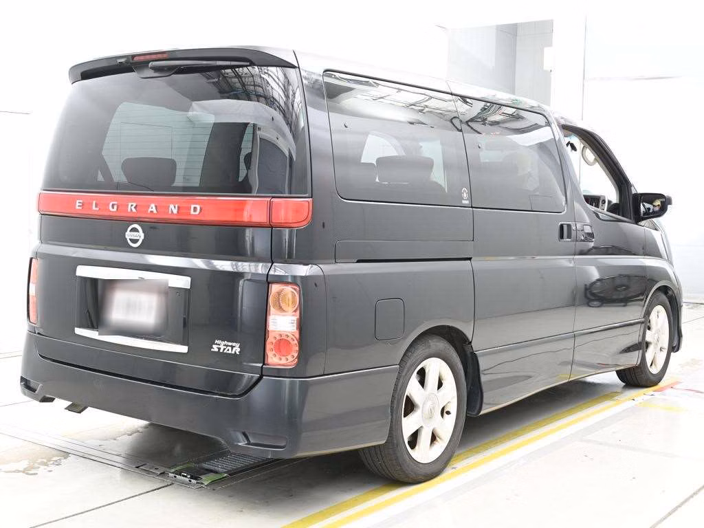 NISSAN ELGRAND