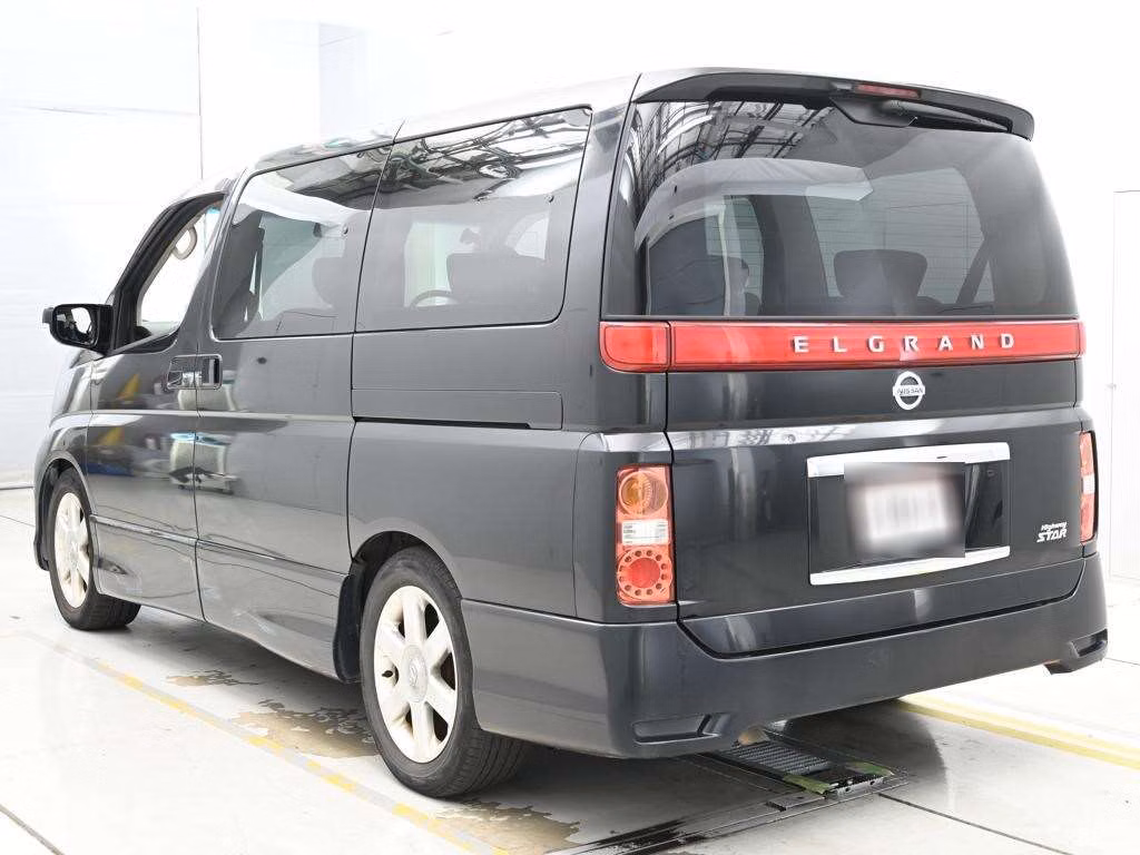 NISSAN ELGRAND