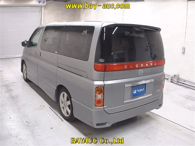 NISSAN ELGRAND