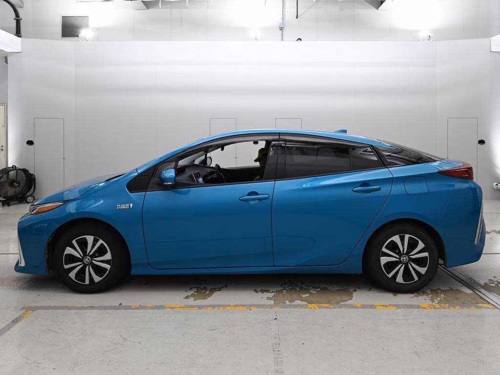 TOYOTA PRIUS PHV