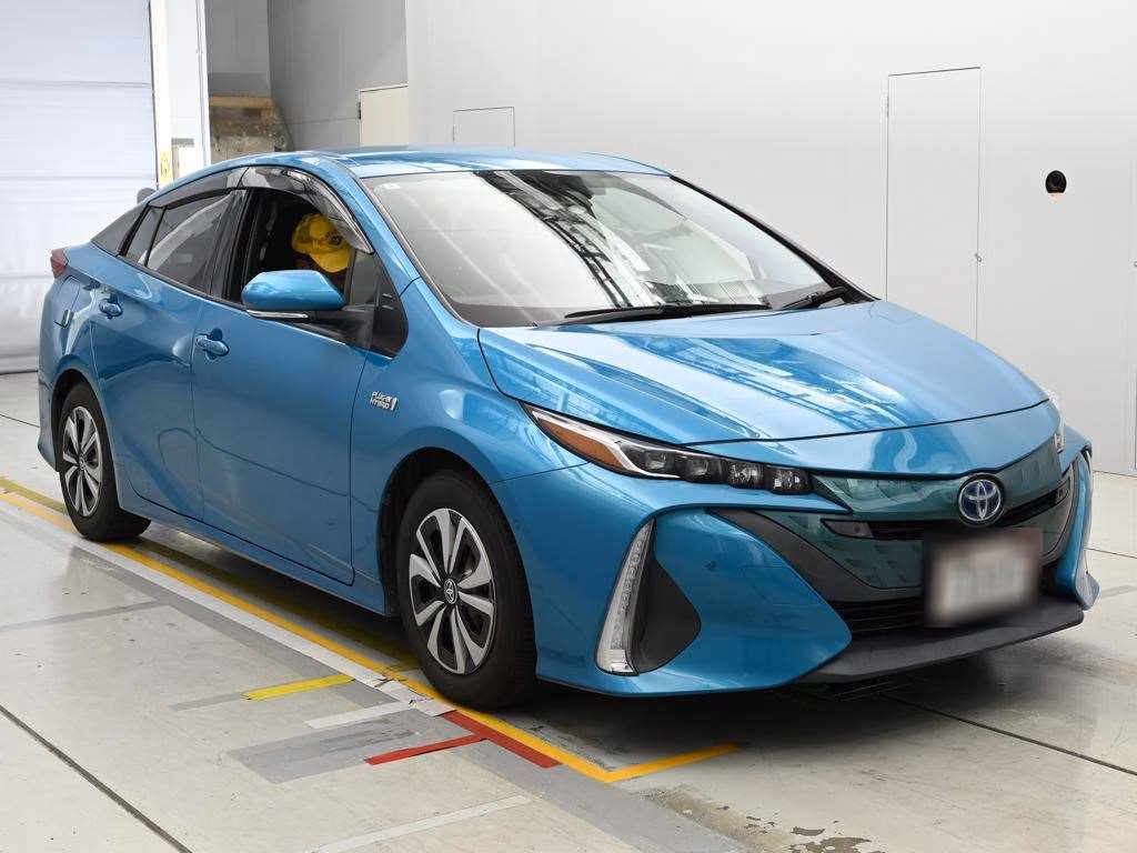 TOYOTA PRIUS PHV