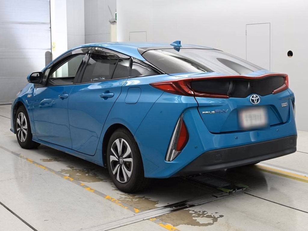 TOYOTA PRIUS PHV