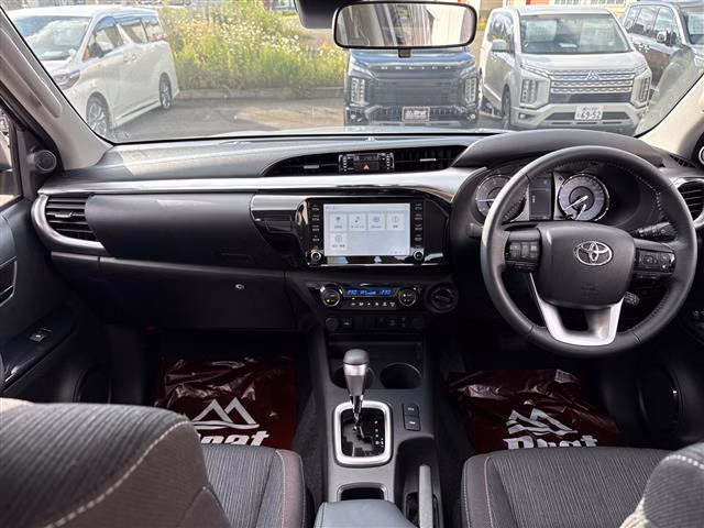 TOYOTA HILUX