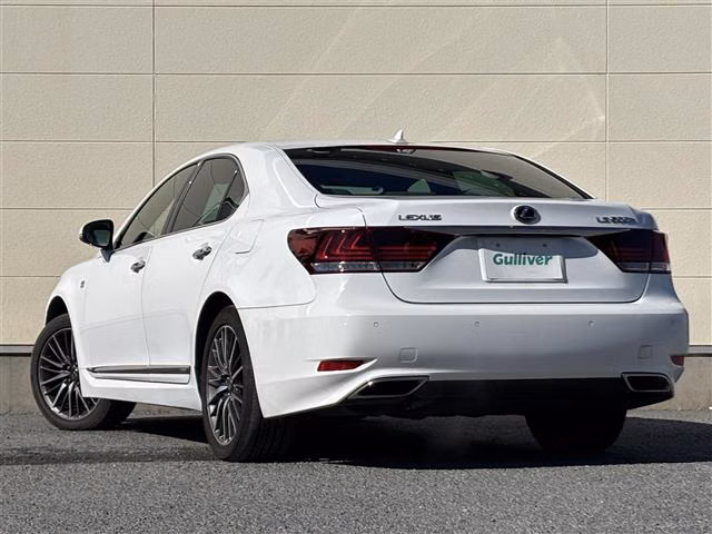 LEXUS LS600H