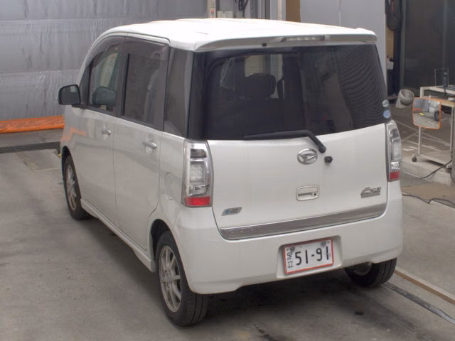 DAIHATSU TANTO EXE