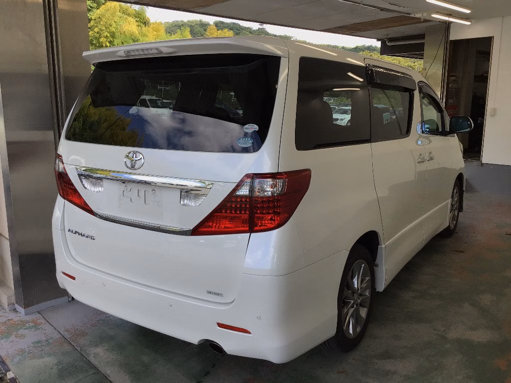 TOYOTA ALPHARD