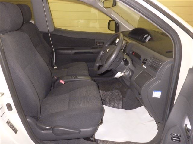 TOYOTA RAUM