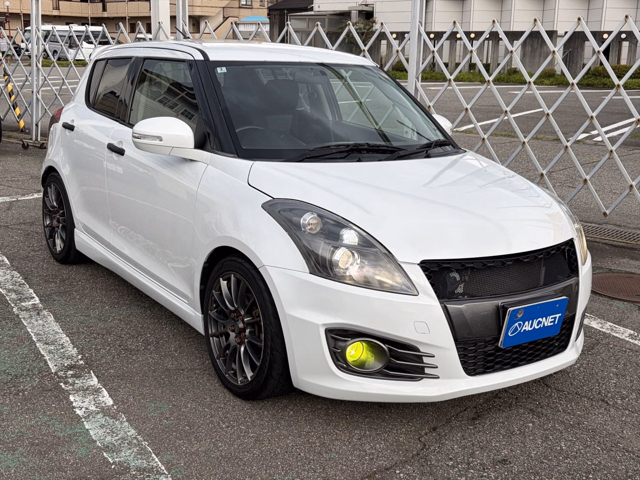 SUZUKI SWIFT