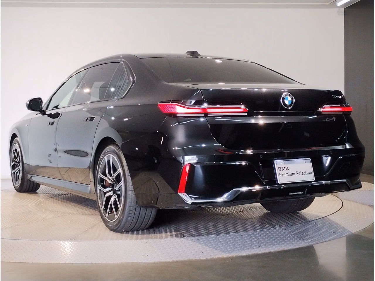 BMW 7-SERIES