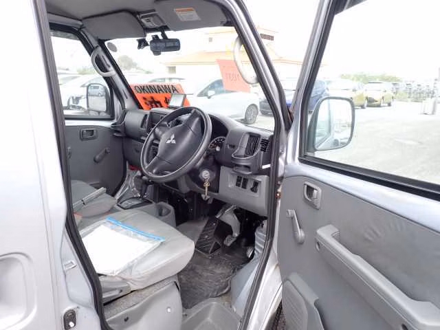 MITSUBISHI MINICAB