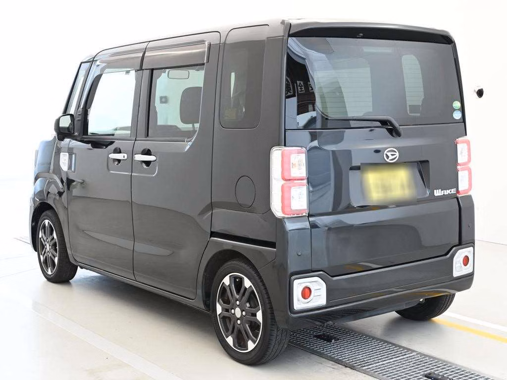 DAIHATSU WAKE