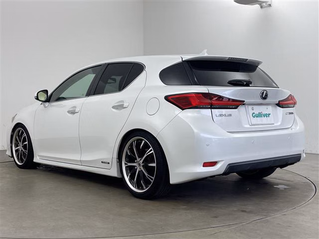 LEXUS CT200H