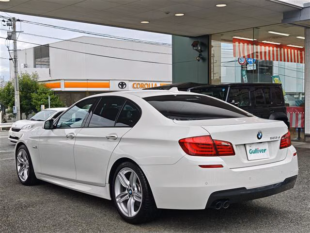 BMW 5-SERIES