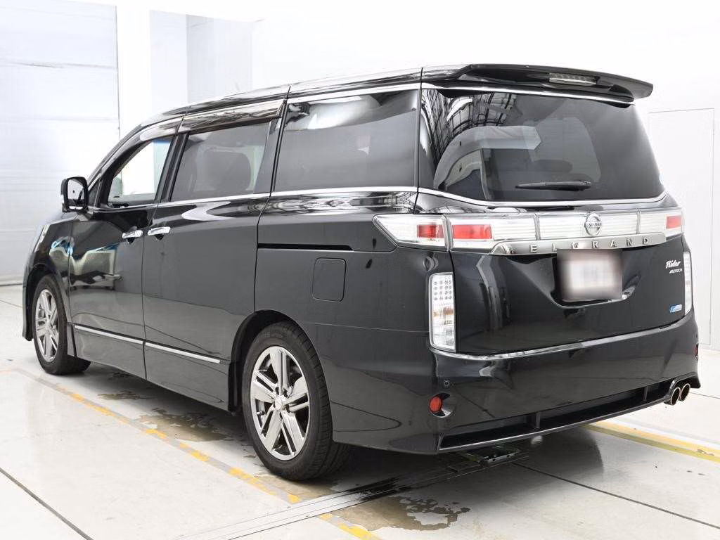 NISSAN ELGRAND
