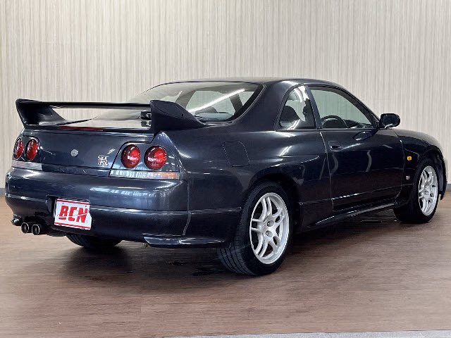 NISSAN SKYLINE GT-R