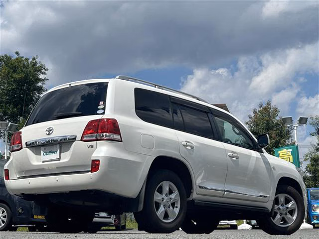 TOYOTA LAND CRUISER