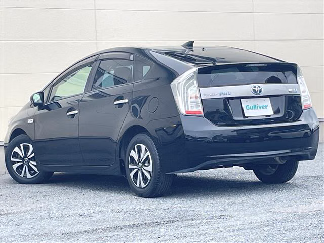 TOYOTA PRIUS PHV