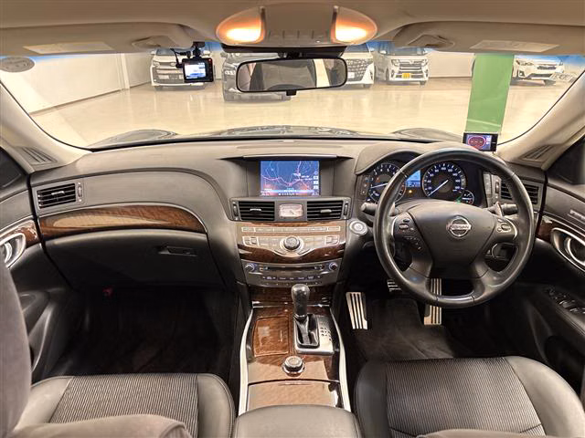 NISSAN FUGA