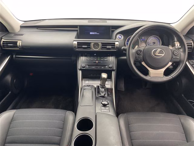 LEXUS IS300H