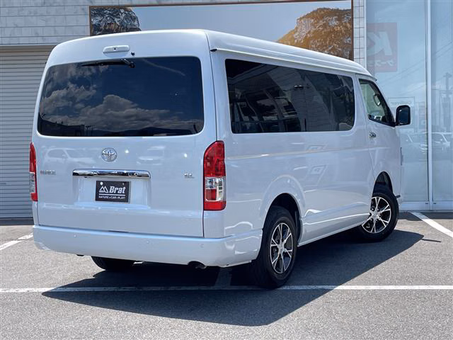 TOYOTA HIACE