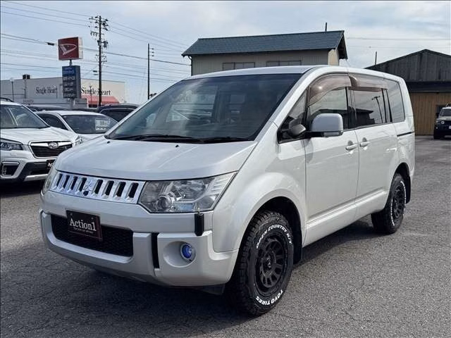 MITSUBISHI DELICA D:5