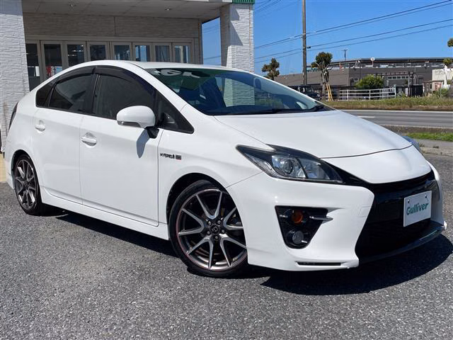 TOYOTA PRIUS
