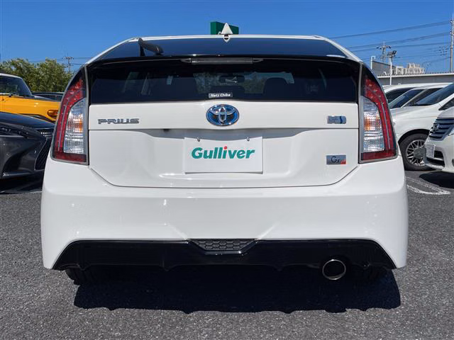 TOYOTA PRIUS