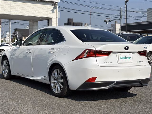 LEXUS IS300H