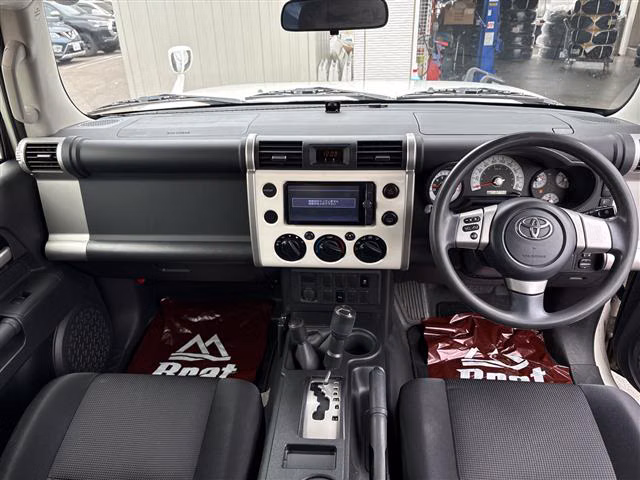 TOYOTA FJ CRUISER