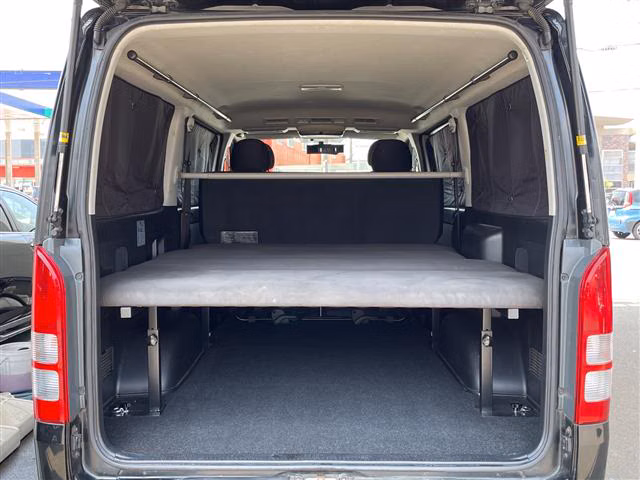 TOYOTA REGIUS ACE