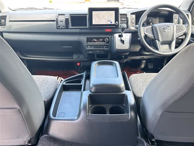 TOYOTA HIACE