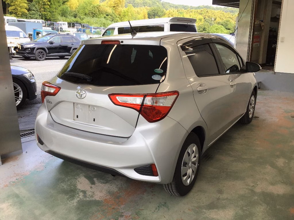 TOYOTA VITZ