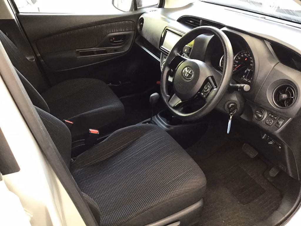 TOYOTA VITZ