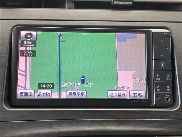 TOYOTA PRIUS