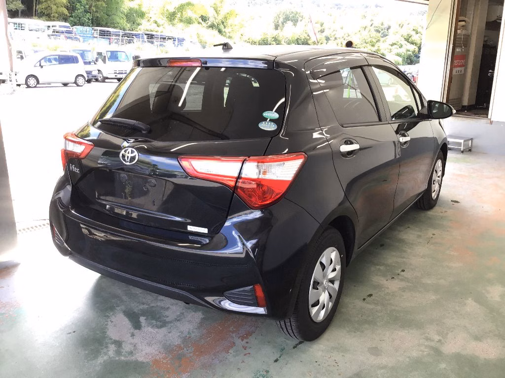 TOYOTA VITZ