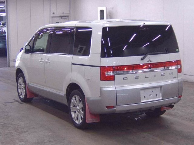 MITSUBISHI DELICA D:5