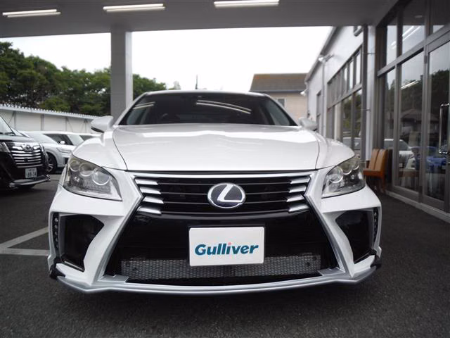 LEXUS LS600H