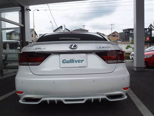 LEXUS LS600H